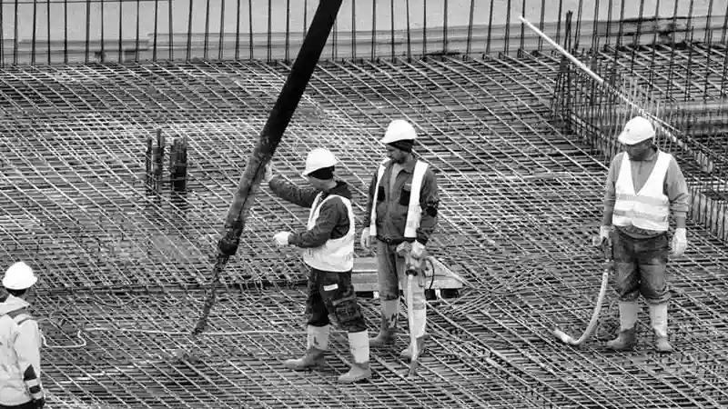 Projeto de Radier em Linhares: Dimensionamento para Solos de Baixa Capacidade